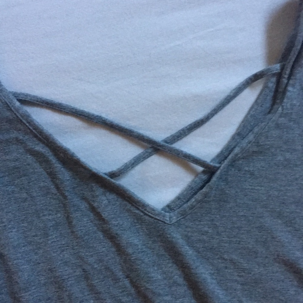 Express Cold Shoulder Top - Picture 4 of 4